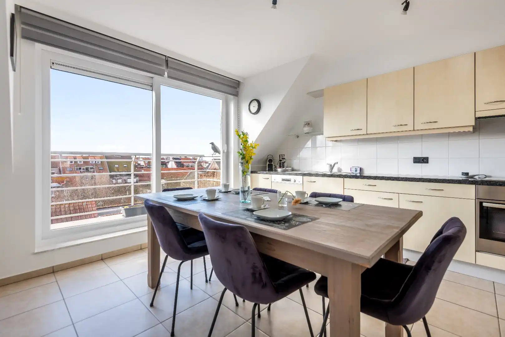 Duplex appartement met open zicht gelegen op de Lippenslaan ter hoogte v.h. Verweeplein. foto 6