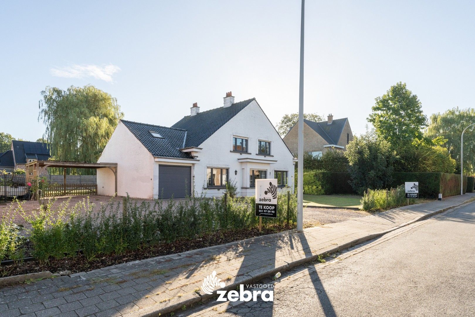 Gerenoveerde alleenstaande woning op ruim perceel te Outrijve! foto 22