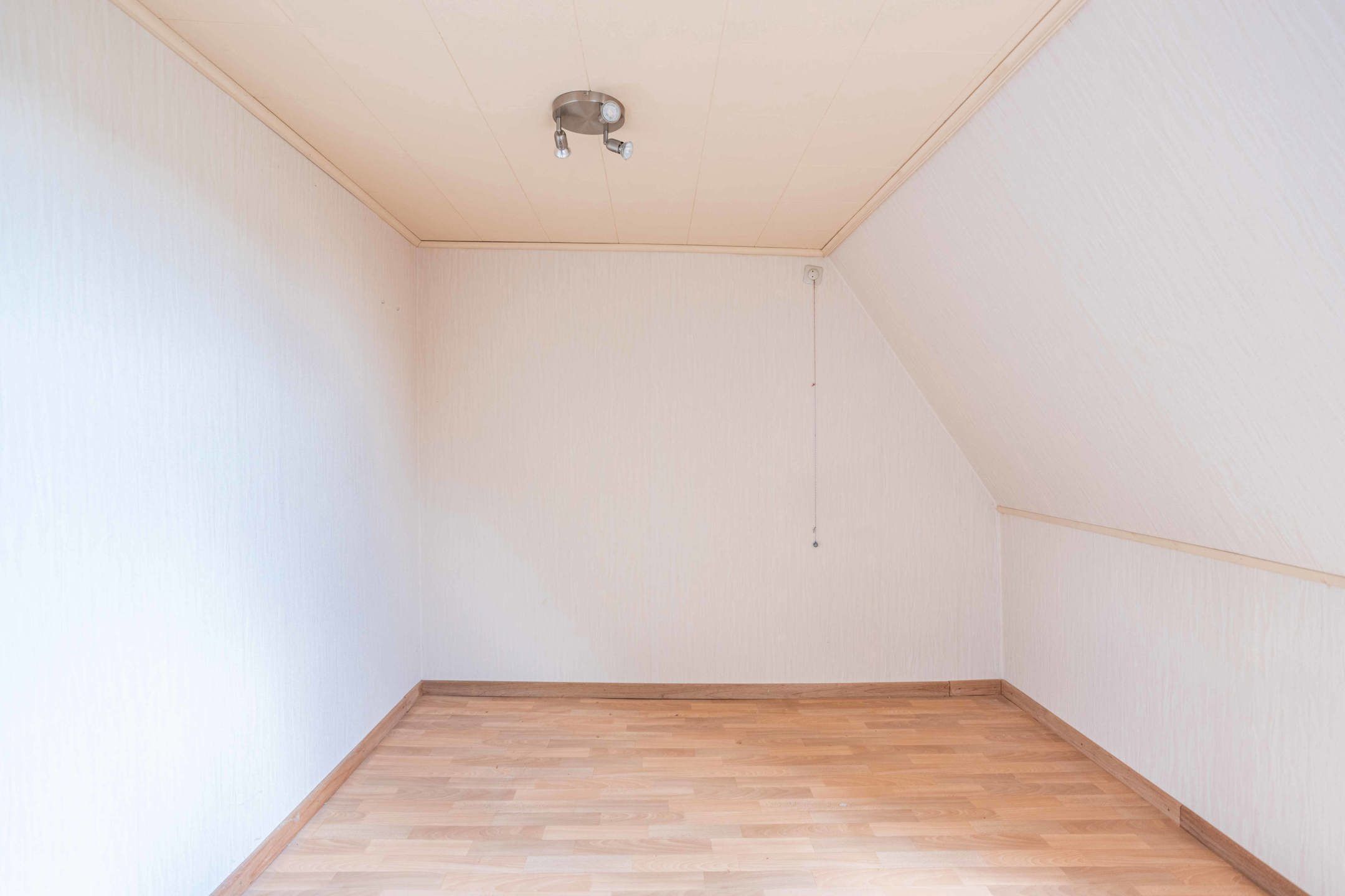 Uniek gelegen renovatieproject in het charmante Mullem foto 10