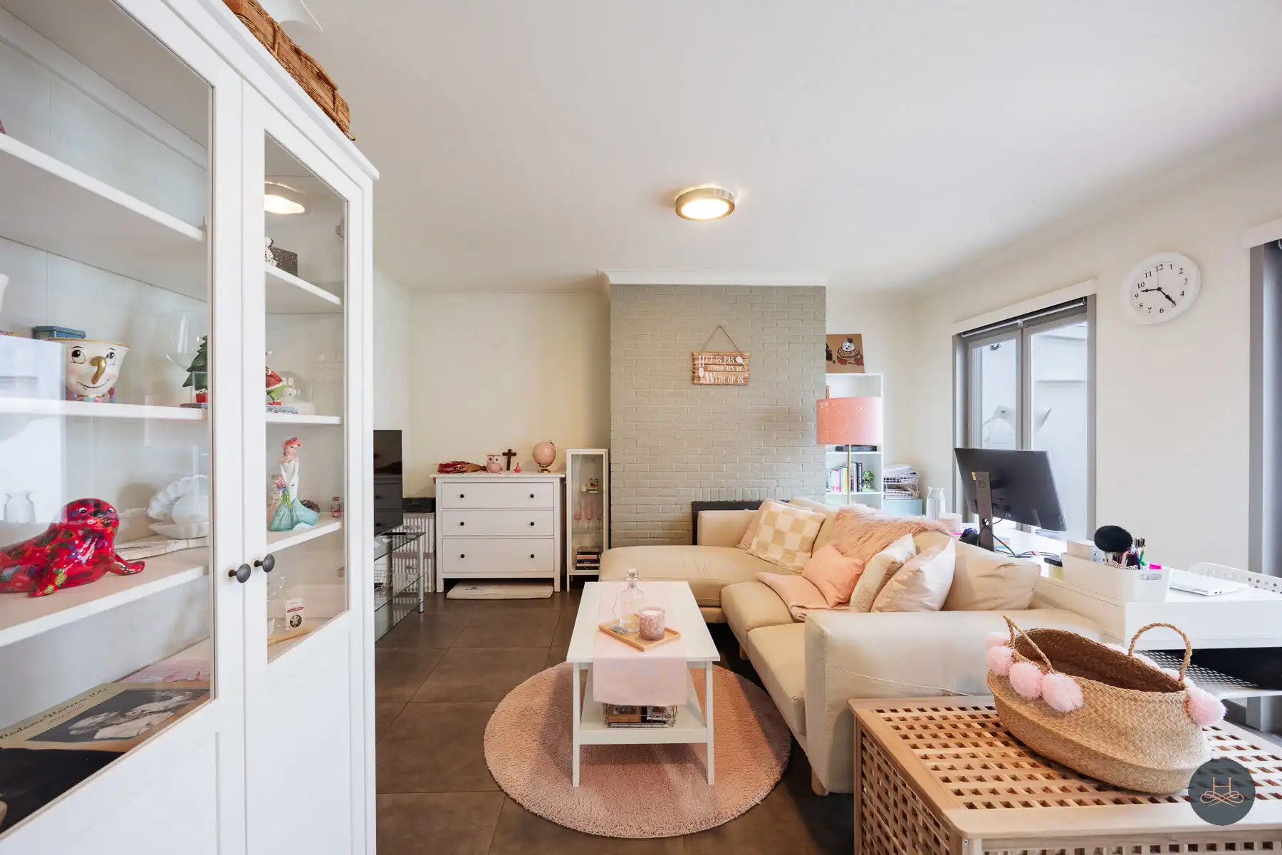 Gelijkvloerse open bebouwing op 8 are met grote tuin foto 4