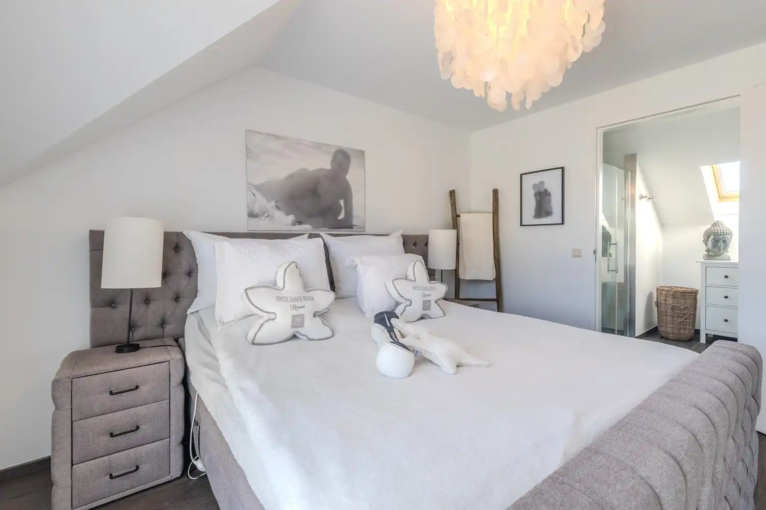 Stijlvolle, instapklare woning met vier slaapkamers, twee badkamers en verwarmd zwembad te koop in Lanaken foto 61