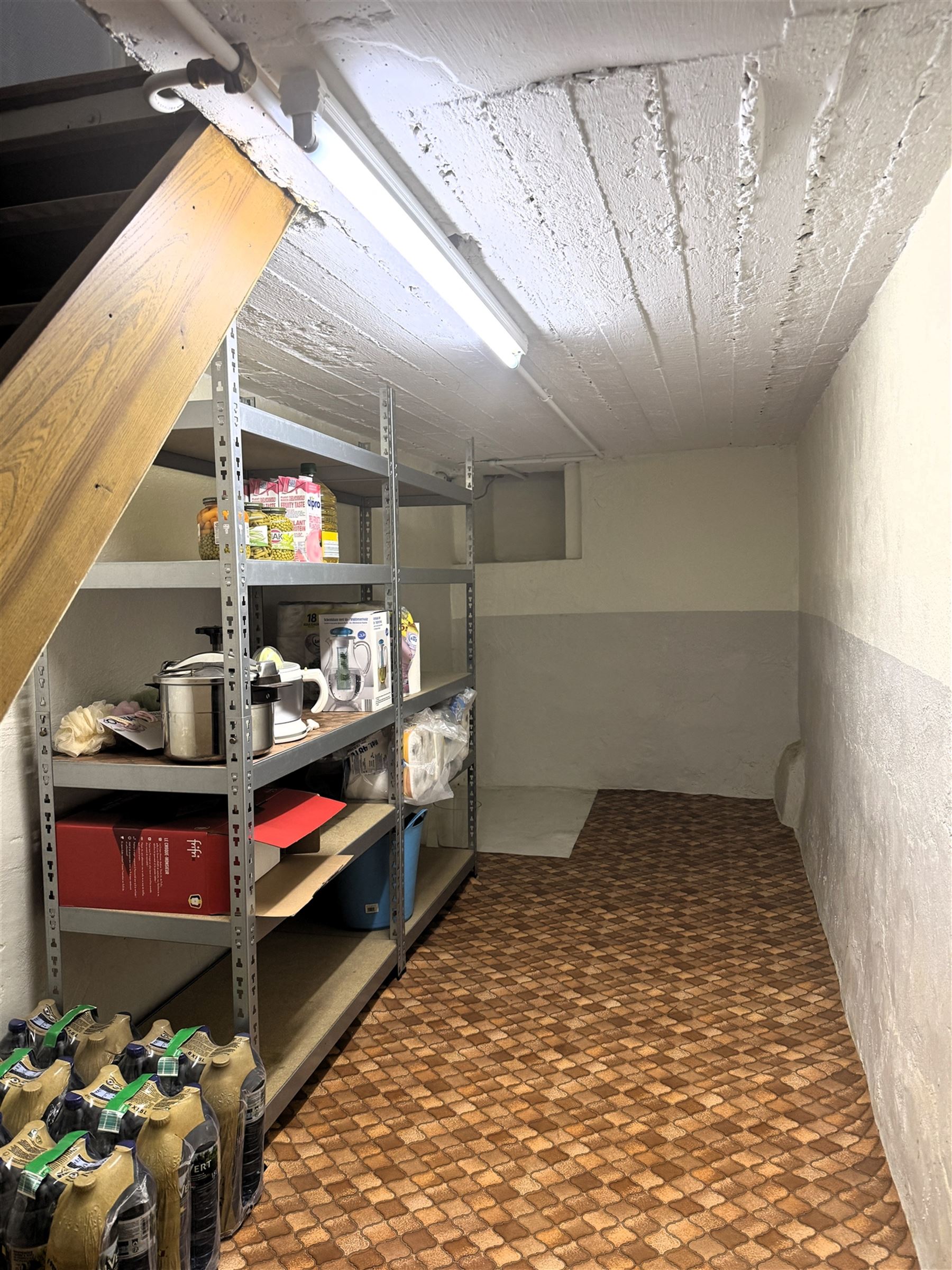 Ruime woning met 3 slaapkamers en grote tuin foto 17