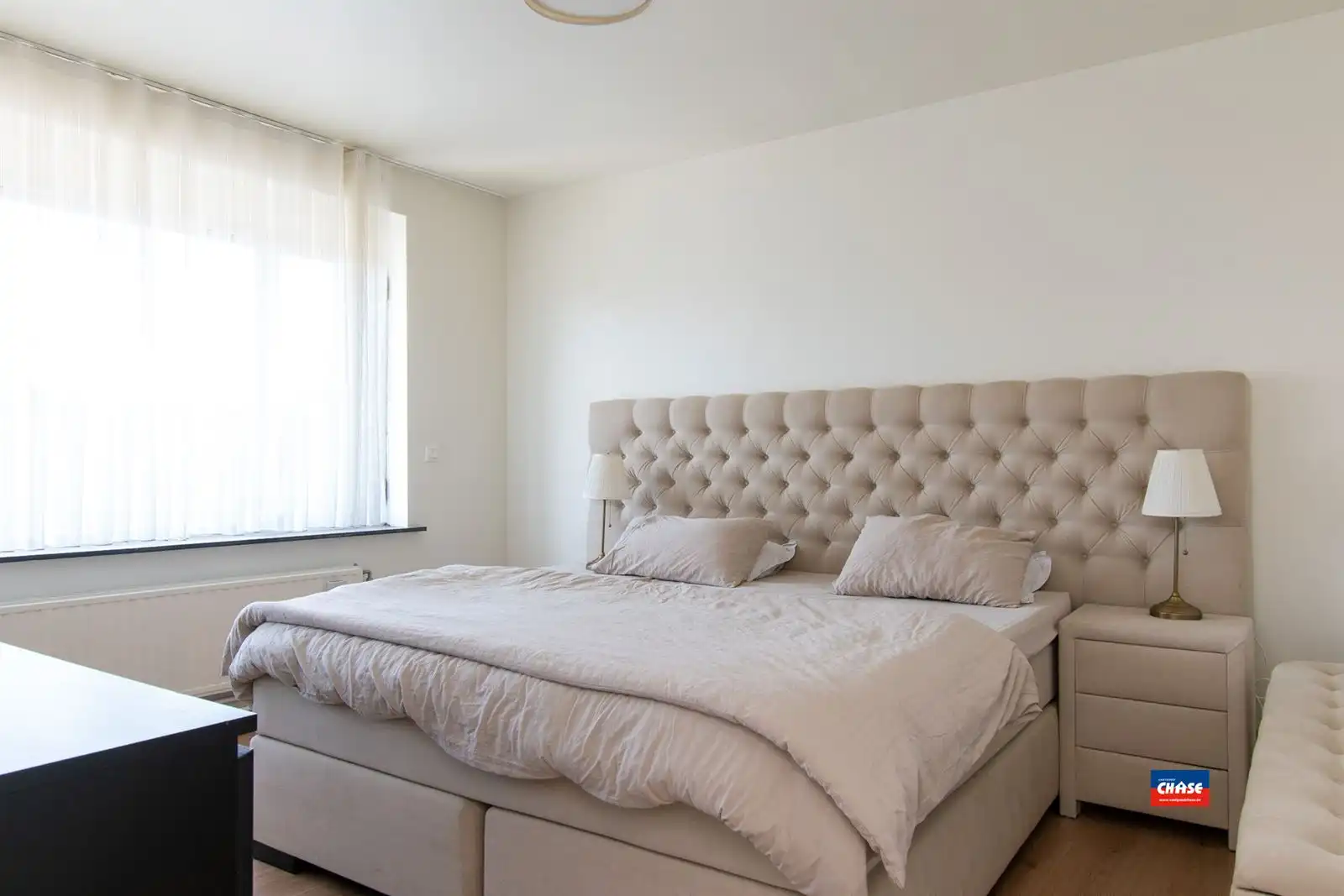 Gerenoveerde woning met 3 slpks, tuin en 2 garages foto 16