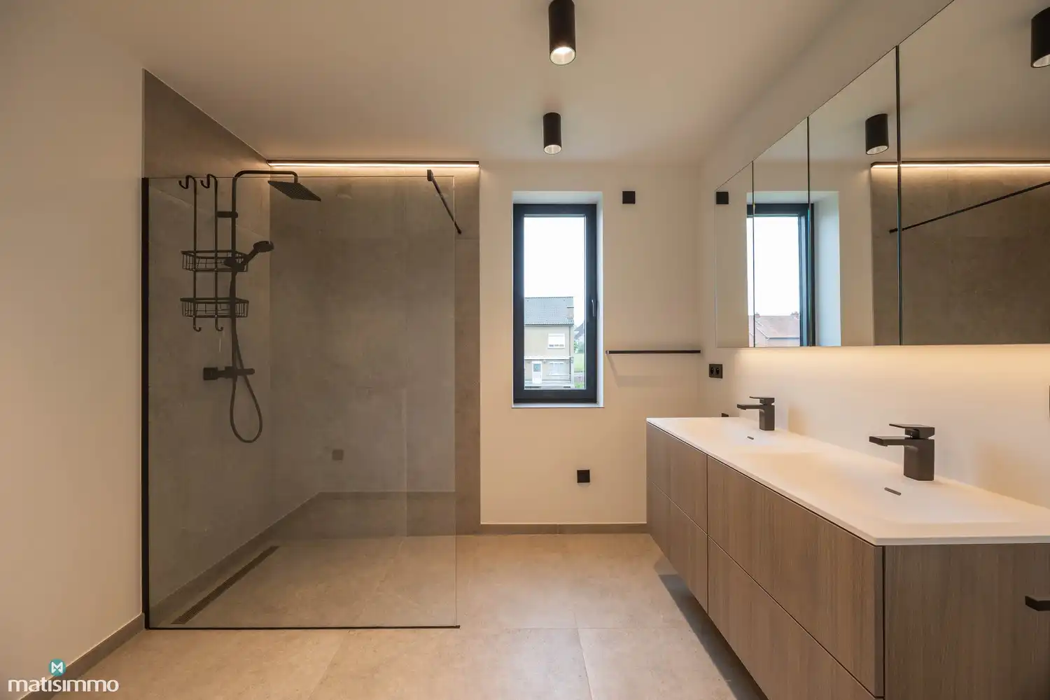 HOOGWAARDIG AFGEWERKTE NIEUWBOUWWONING MET DRIE SLAAPKAMERS EN TUIN (INCLUSIEF TUINONDERHOUD) TE RIEMST foto 14