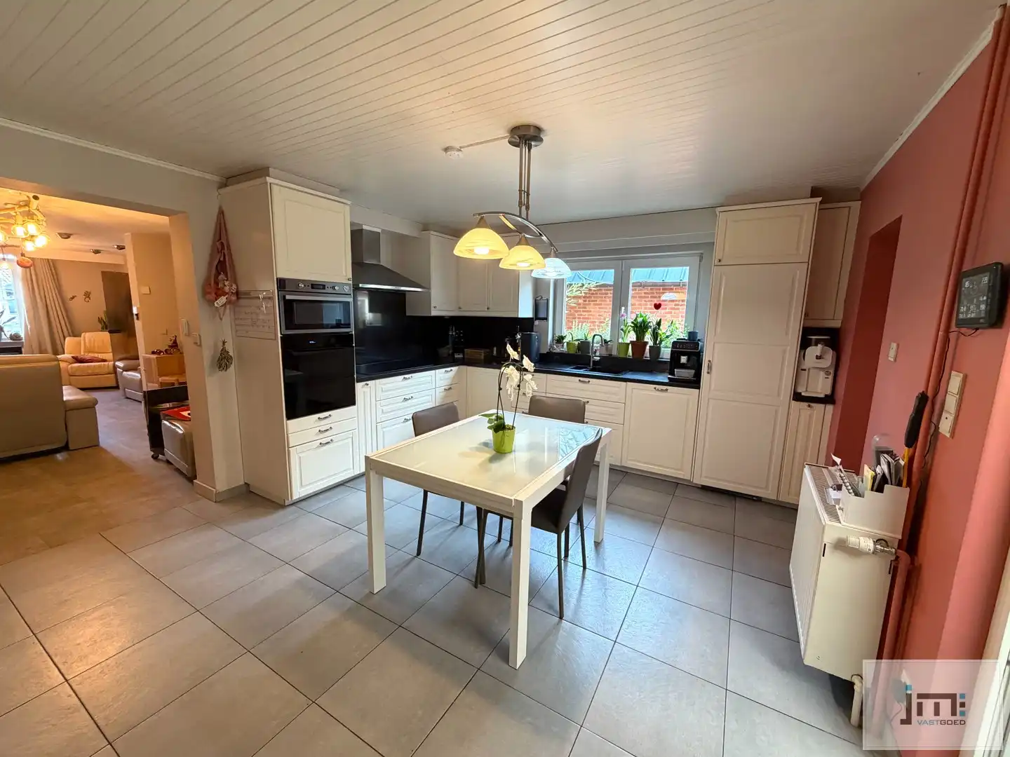 Karaktervolle en instapklare gezinswoning met ruime tuin te Sint-Lambrechts-Herk foto 5