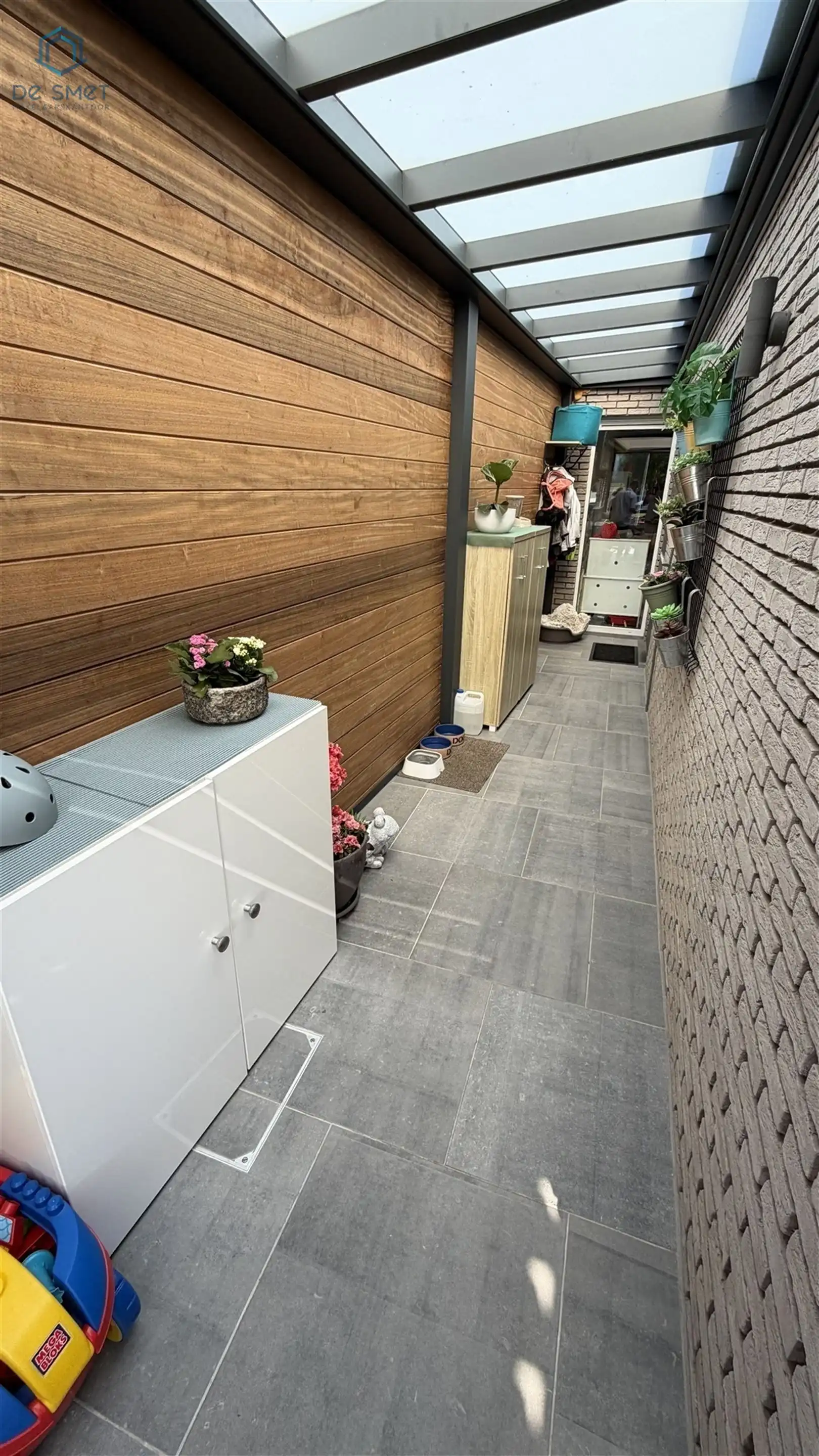 Instapklare gezinswoning met 3 slaapkamers, ruime tuin en private oprit foto 16