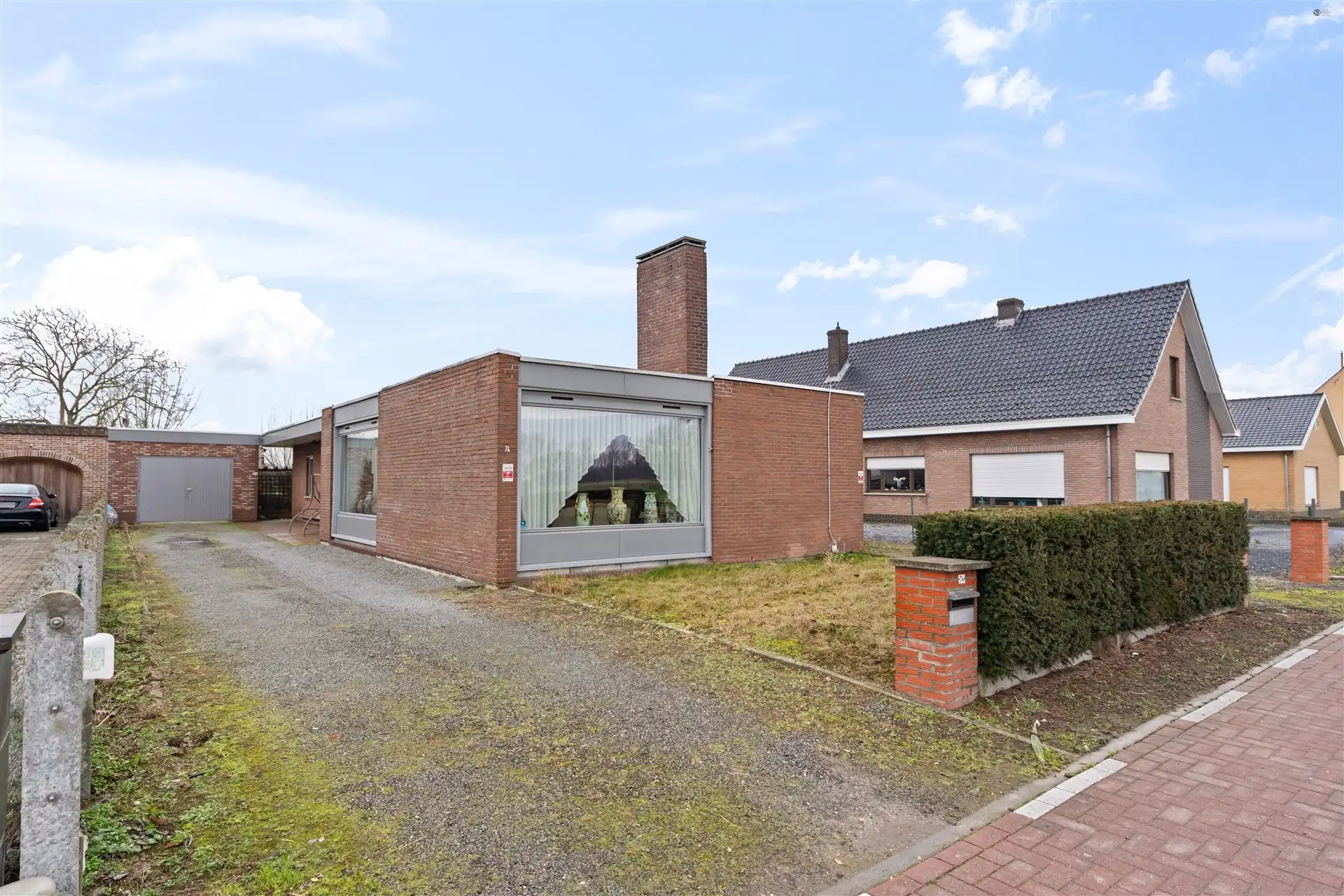 Te renoveren bungalow op een ruim stuk grond foto 2