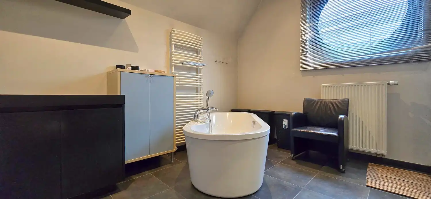 Ruime moderne woning op een perceel van 10a 12ca in een rustige, bosrijke omgeving te koop foto 14