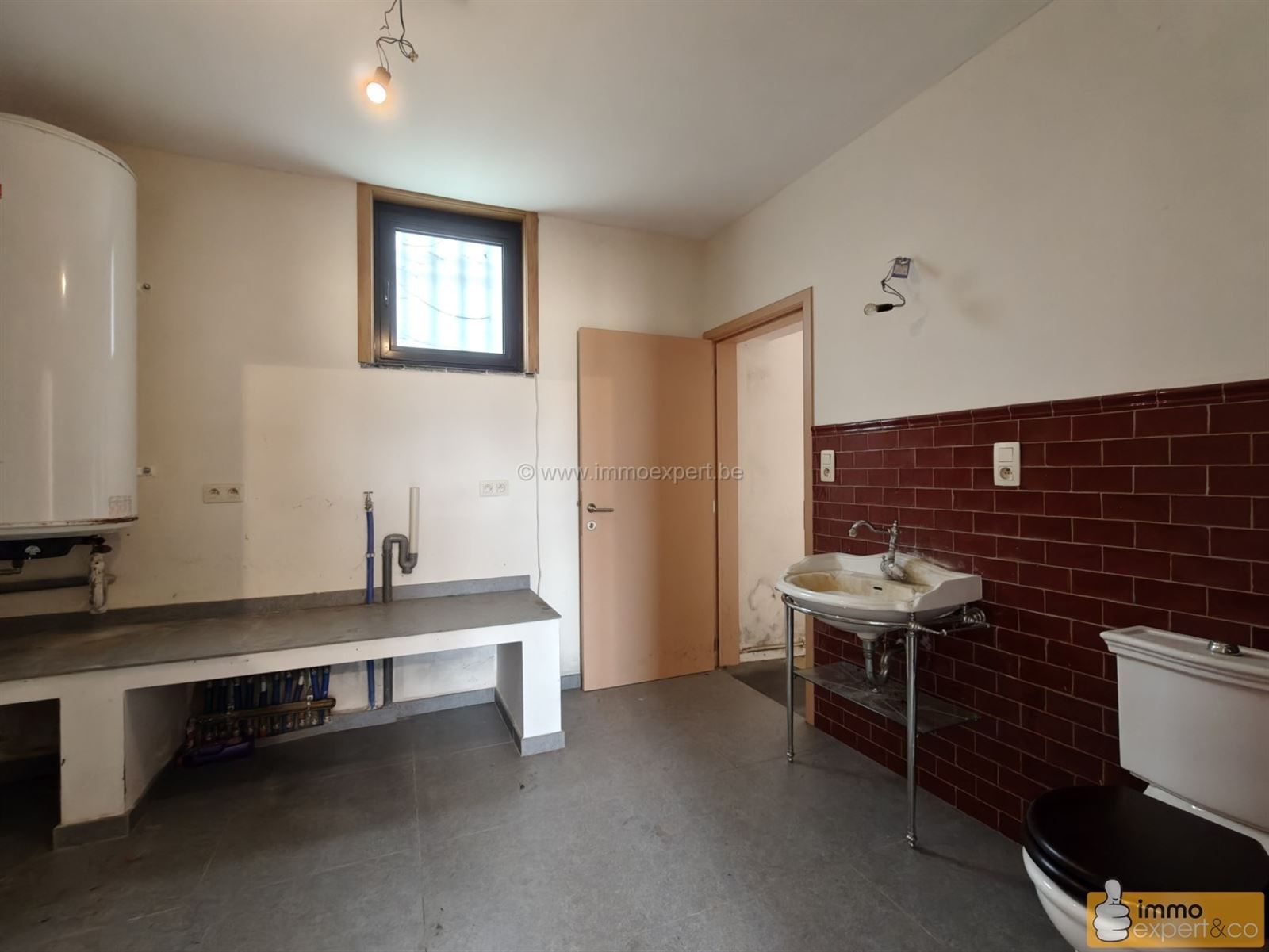TERNAT: Super gelegen woning / Nieuw dak foto 6