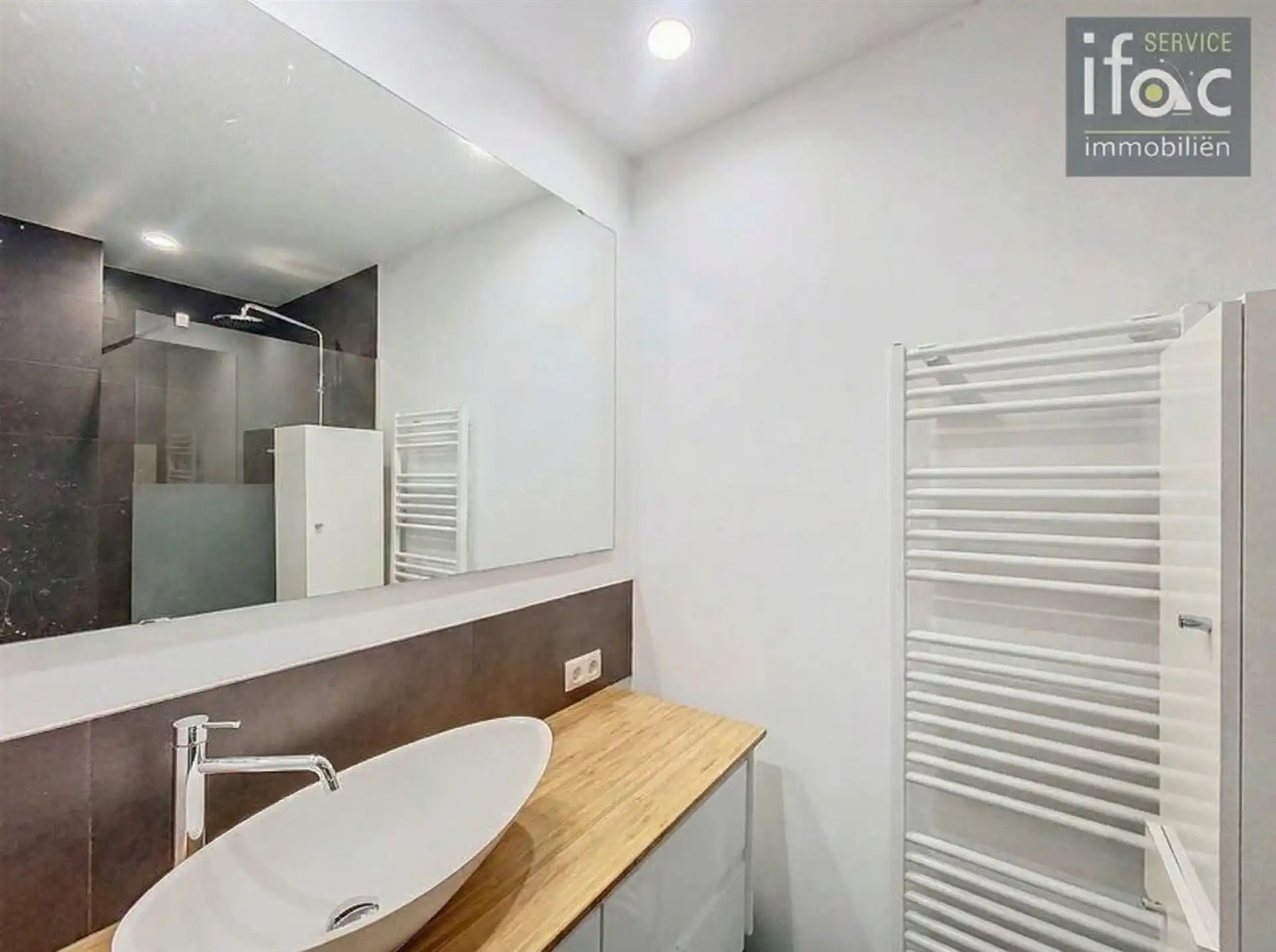 Lichtrijk appartement met 2 slaapkamers en privétuin  foto 13