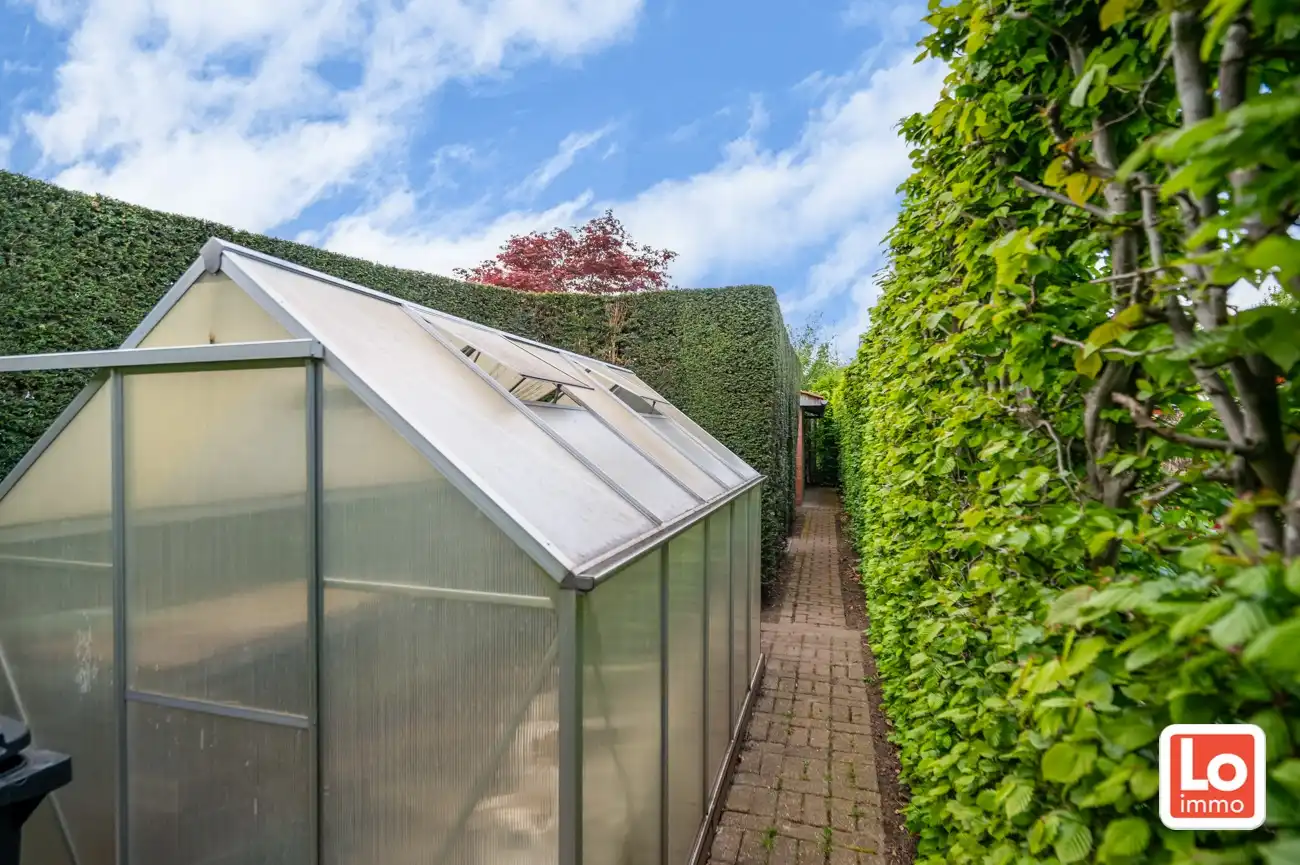 VERKOCHT! Charmante alleenstaande woning met inpandige garage op een zeer goede locatie in Oostakker. foto 32