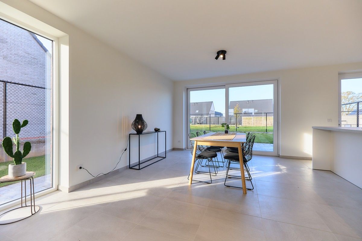 In de Graanstraat te Meulebeke trekt Hectaar deze 4 landelijke nieuwbouwwonignen op, tijdloos, energiezuinig en voorzien van alle comfort. foto 4