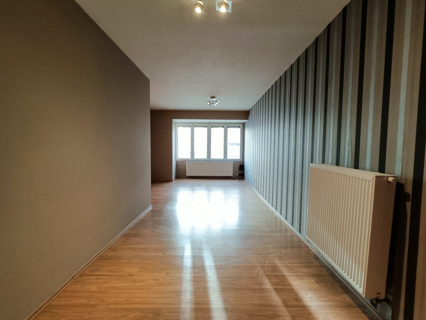 Instapklaar appartement met 2 slaapkamers en ruim dakterras - centrum Tongeren foto 4