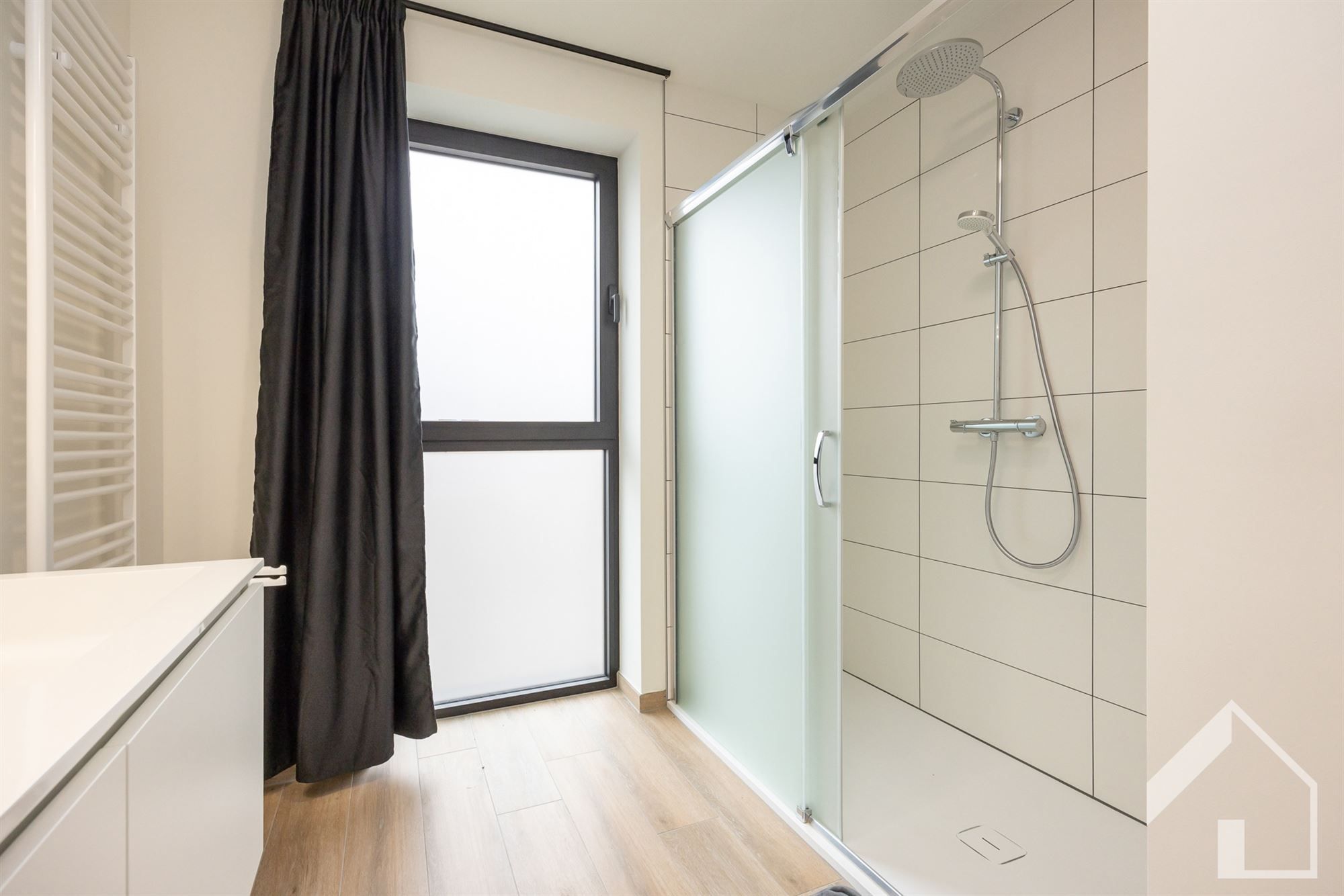 Prachtig en ruim appartement met lift! foto 13