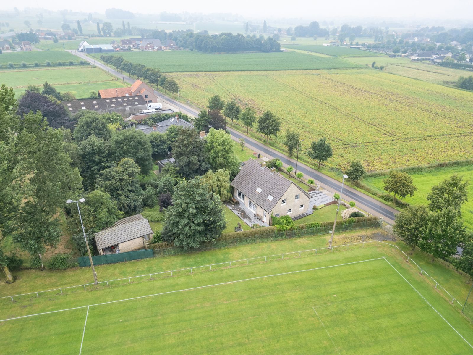 Alleenstaande villa rustig gelegen op 1135 m² met 4 slpk foto 28