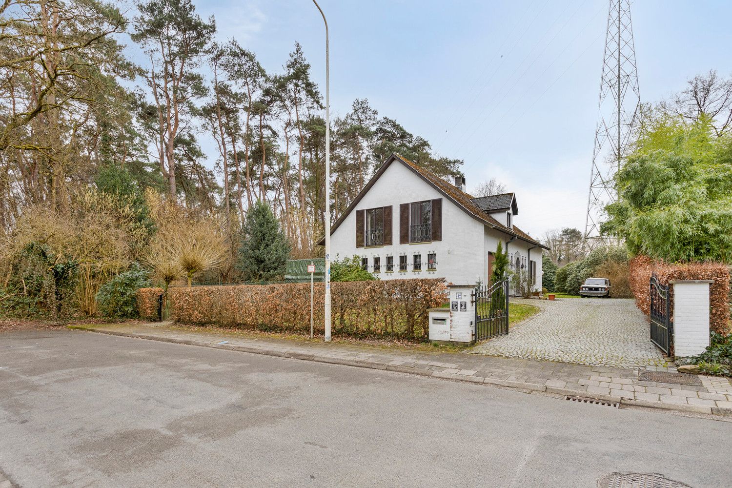 Hoofdfoto van de publicatie: Zeer rustig gelegen woning op een perceel van 14a17ca!