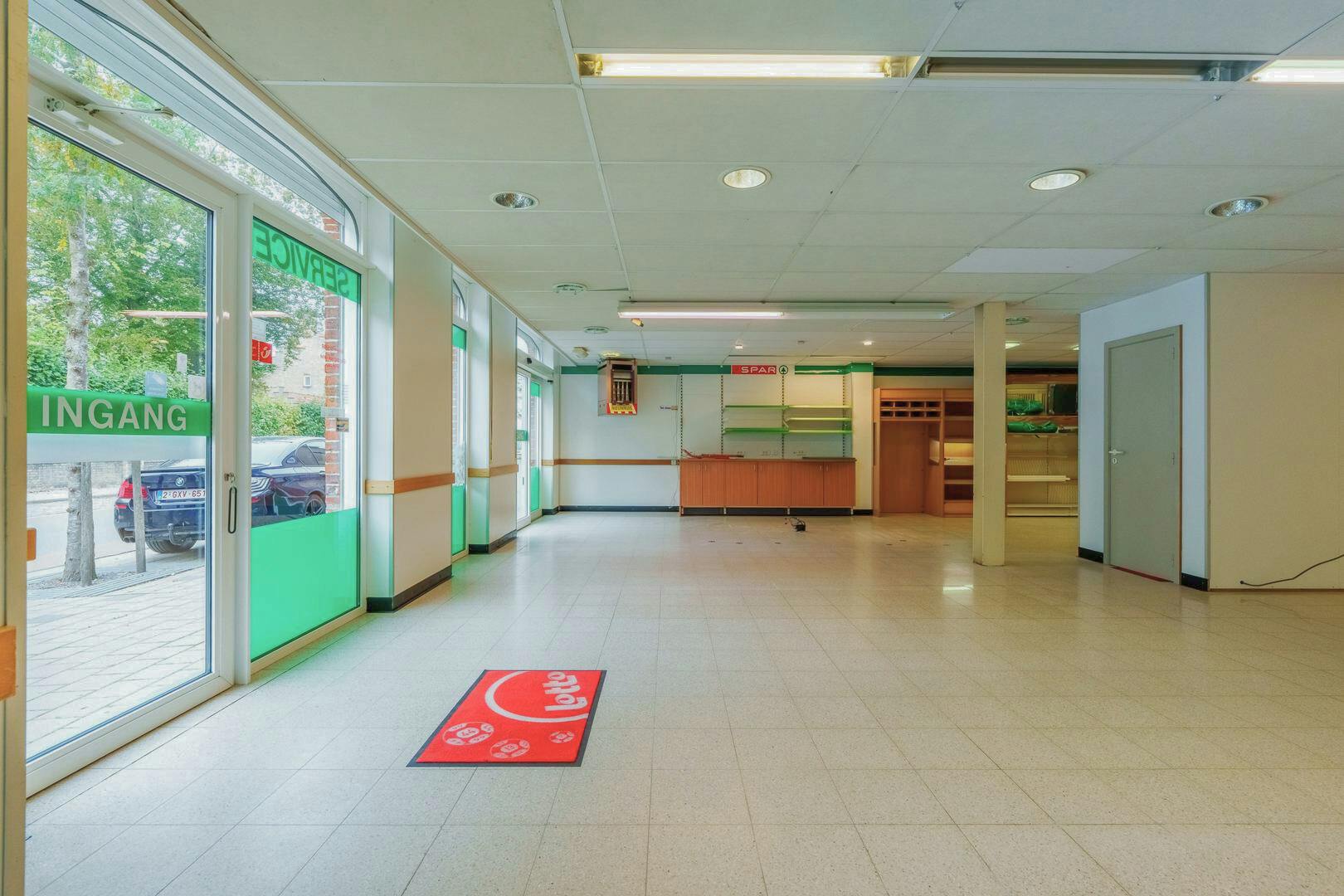 Polyvalent eigendom: woning, winkelruimte én loods te koop in Merkem op 1.885m² foto 5