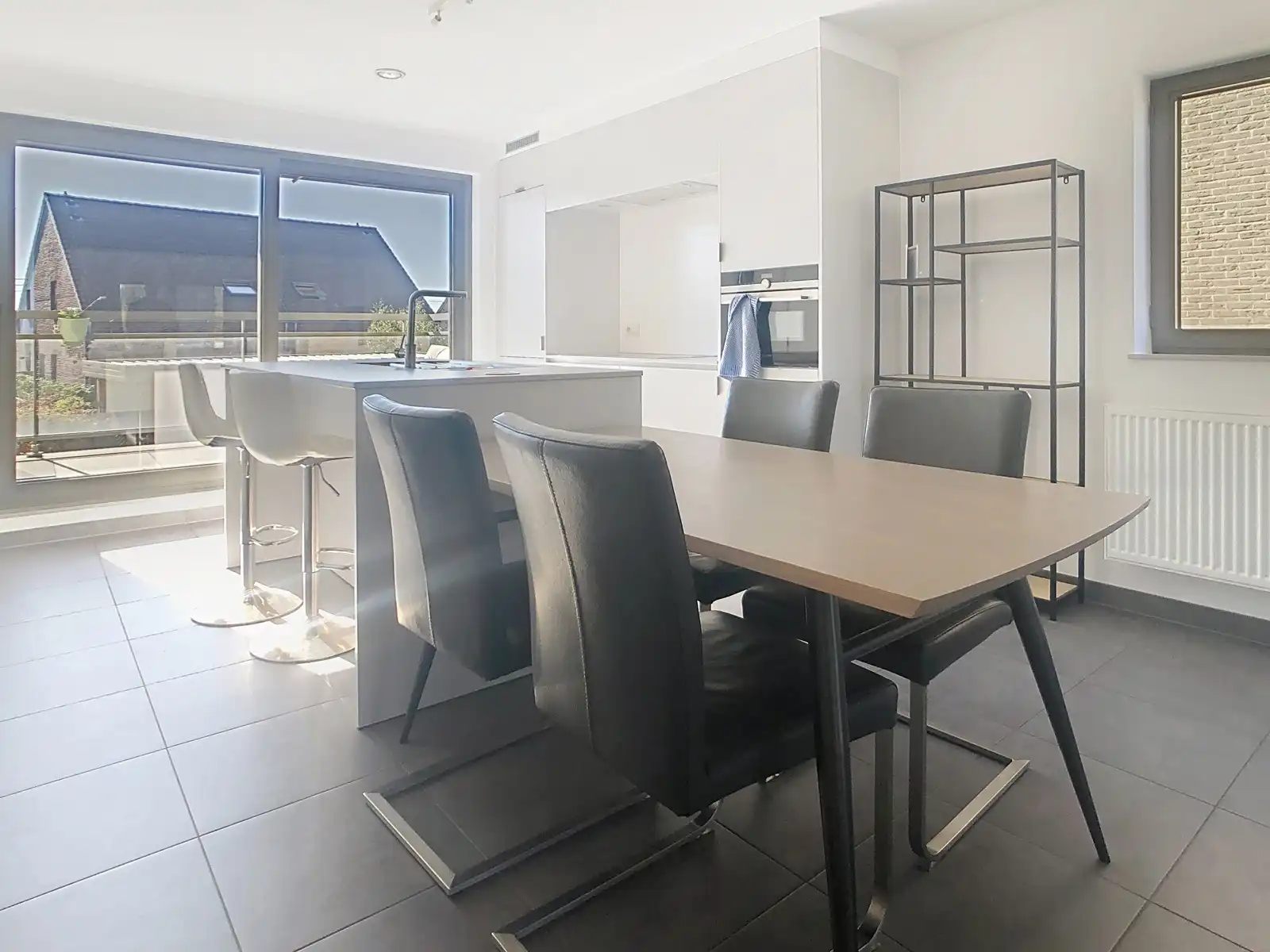 Duplex met 2 ruime slaapkamers, terras en garage foto 8