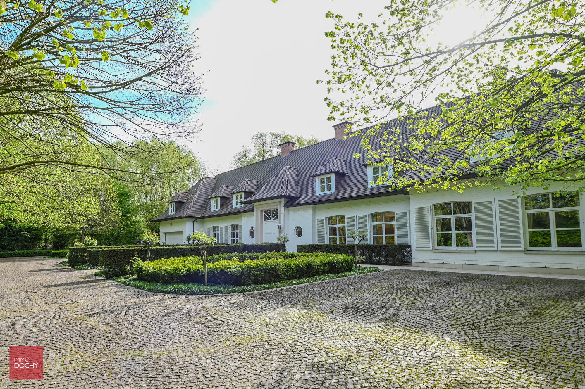 Zeer goed onderhouden ruime villa op ca. 4.000m² foto 4
