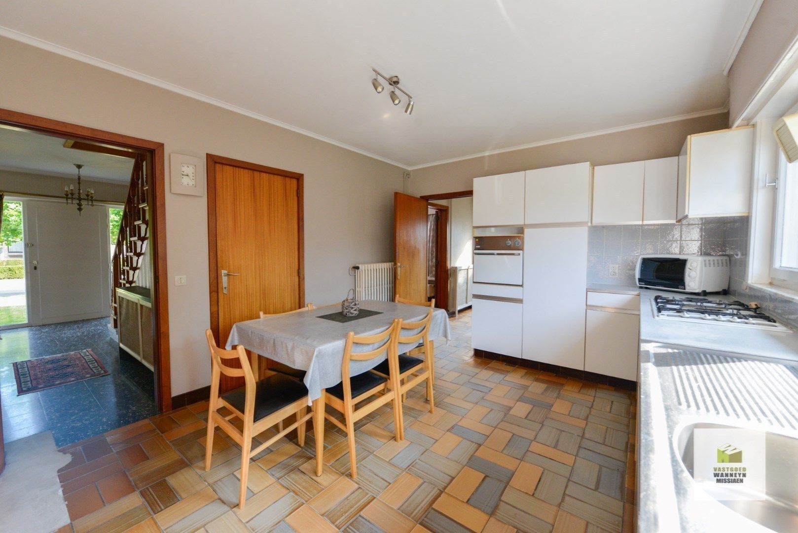 Karaktervolle woning op 1.246 m2 met gelijkvloerse slaapkamer/speelkamer foto 13