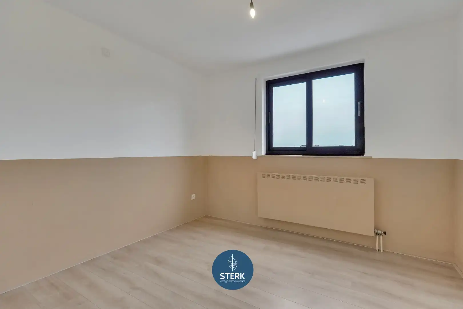 APPARTEMENT MET 2 SLPKS OP EEN GUNSTIGE LOCATIE TE GELLIK-LANAKEN !  foto 13