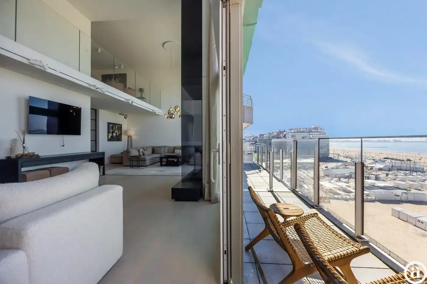 Exclusieve mezzanine met panoramisch zeezicht (406m²). foto 5