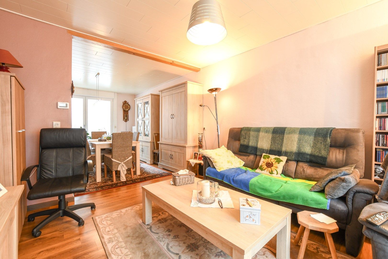 Instapklaar 3-slaapkamerappartement met koer & terras – vlak bij Grote Markt en jachthaven! foto 8
