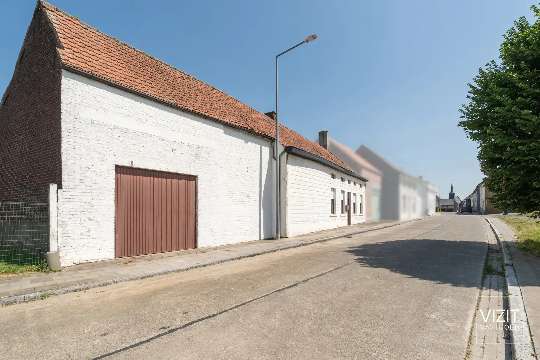 Te renoveren woning met diverse mogelijkheden! foto 2