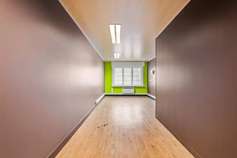 Zonnebeke-Passendale.&nbsp; Wonen en werken, grote verzorgde woning met > 5 slaapkamers en aparte >60m2 kantoorruimte / praktijk / hobbyruimte met aparte ingang. foto 13