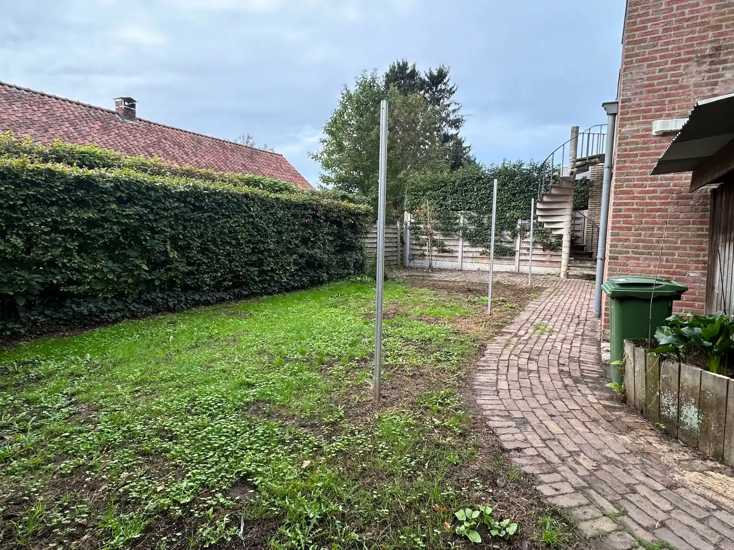 Appartement met 2 slpkmrs met terras en tuin in centrum Oevel te huur! foto 17