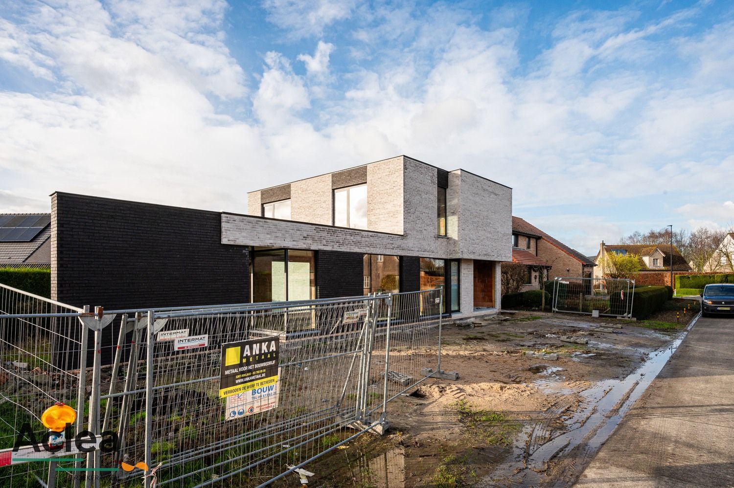 Afgewerkte nieuwbouw villa in een rustige wijk foto 8