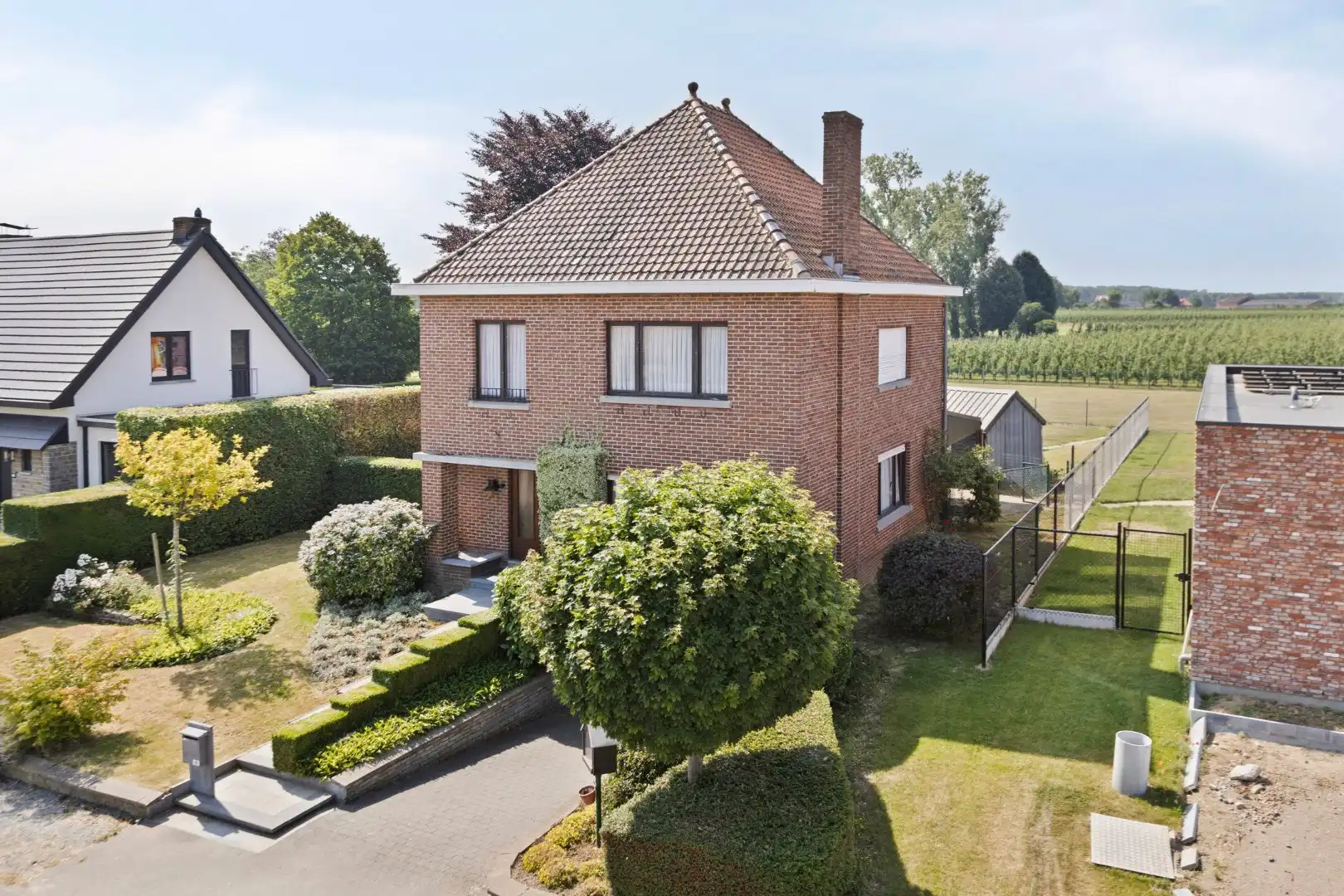 Vrijstaande woning met karakter en blijvend groene verzichten in Wintershoven foto 4