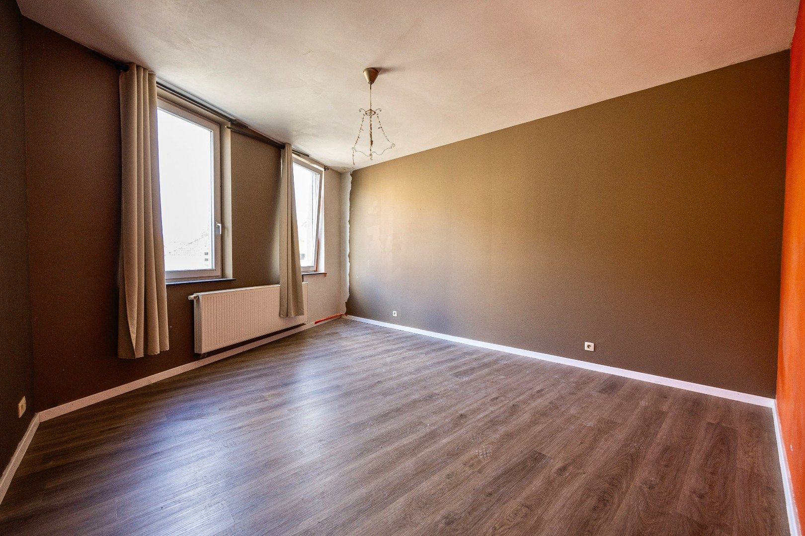 Veelzijdige opbrengsteigendom met café, appartement en topligging in Dworp foto 22