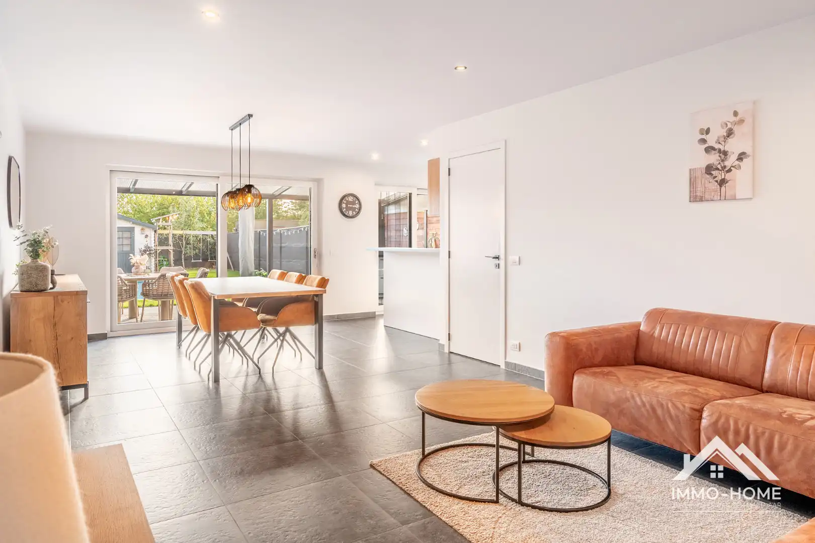 Prachtige instapklare woning met zwembad!  foto 9