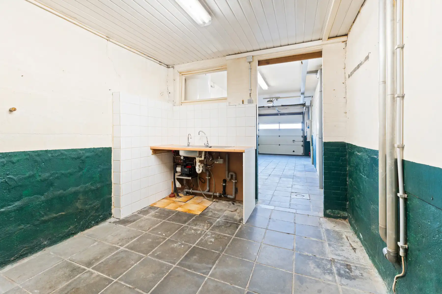 Lichtrijke woning met 4 slaapkamers, garage en verzorgde tuin. foto 21