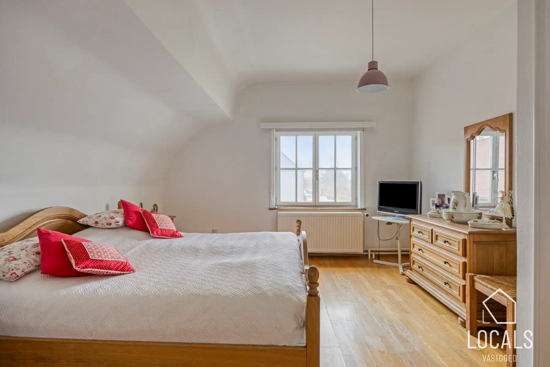 Charmante woning op een topligging in Denderhoutem foto 9