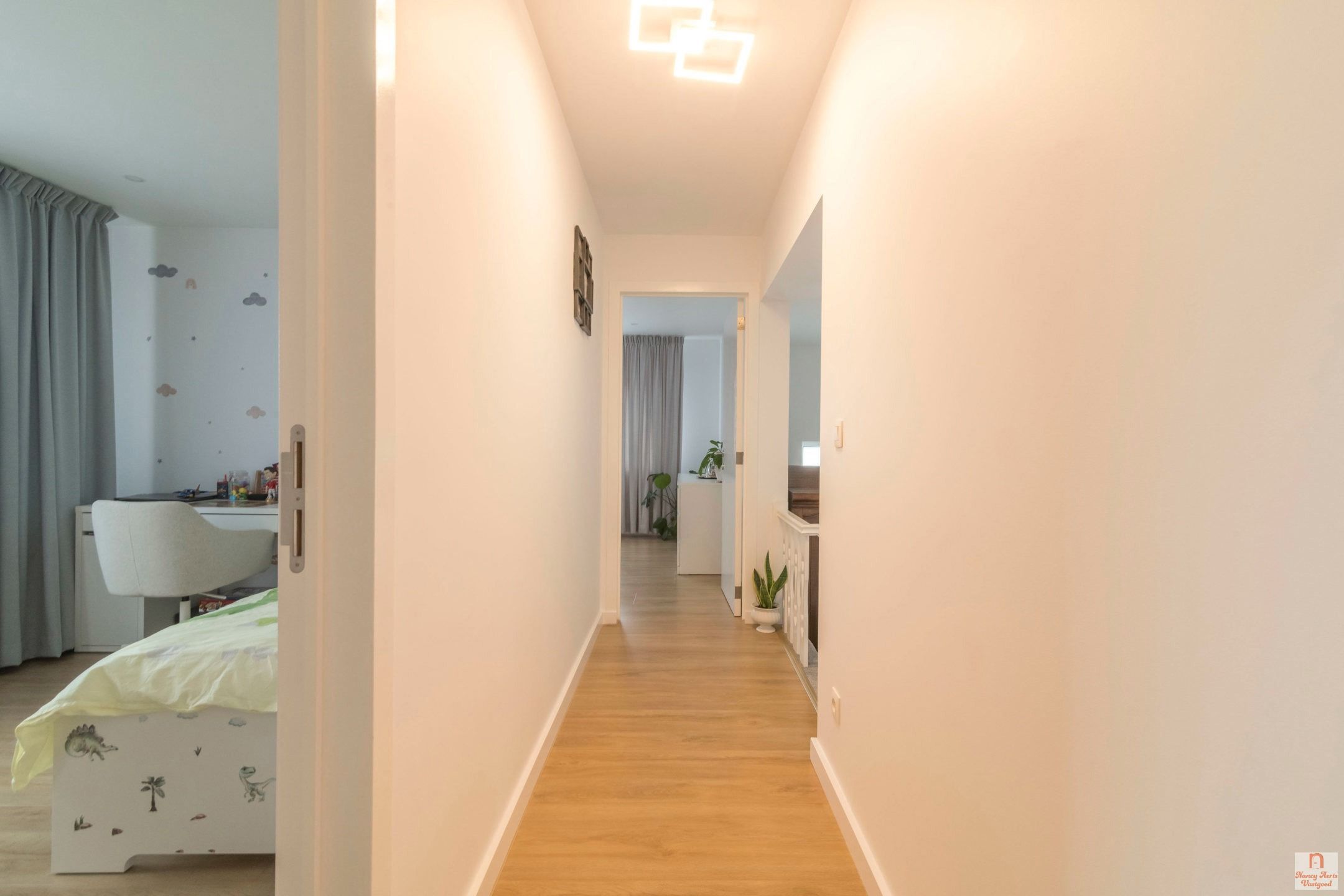 Grondig gerenoveerde splitlevelwoning in een rustige straat foto 40