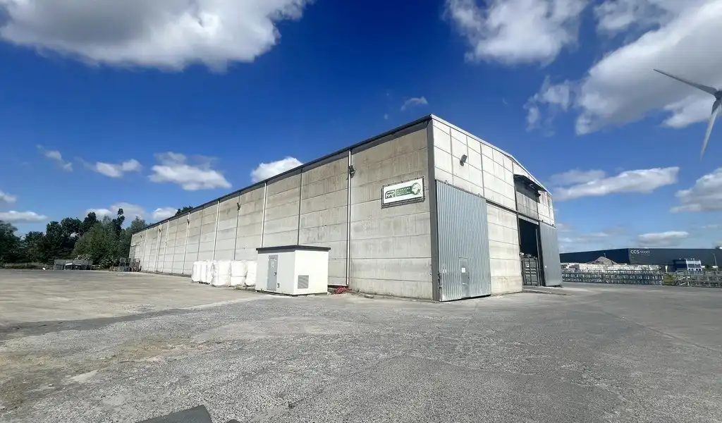 Loods met verharde buitenruimte te huur in Waregem foto 2