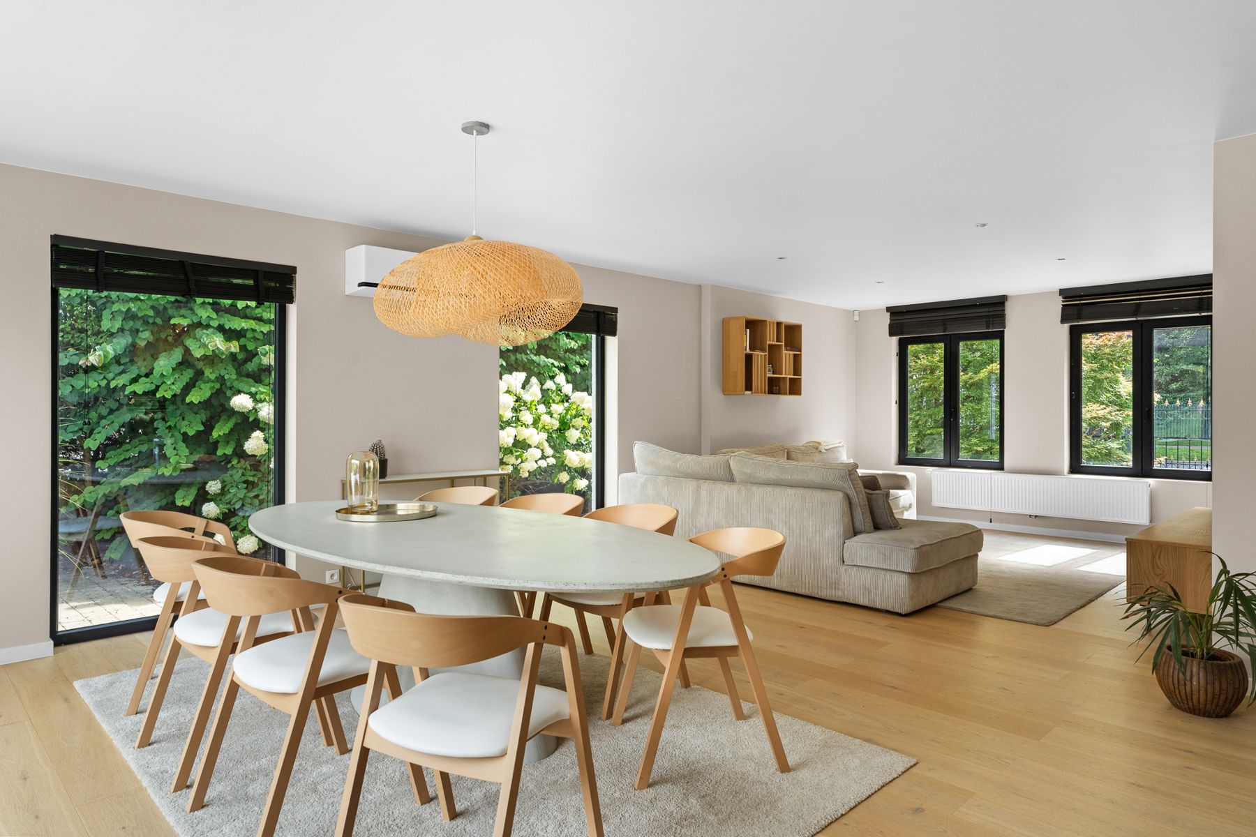 Moderne, riante en luxueuze, villa op gunstige ligging foto 7