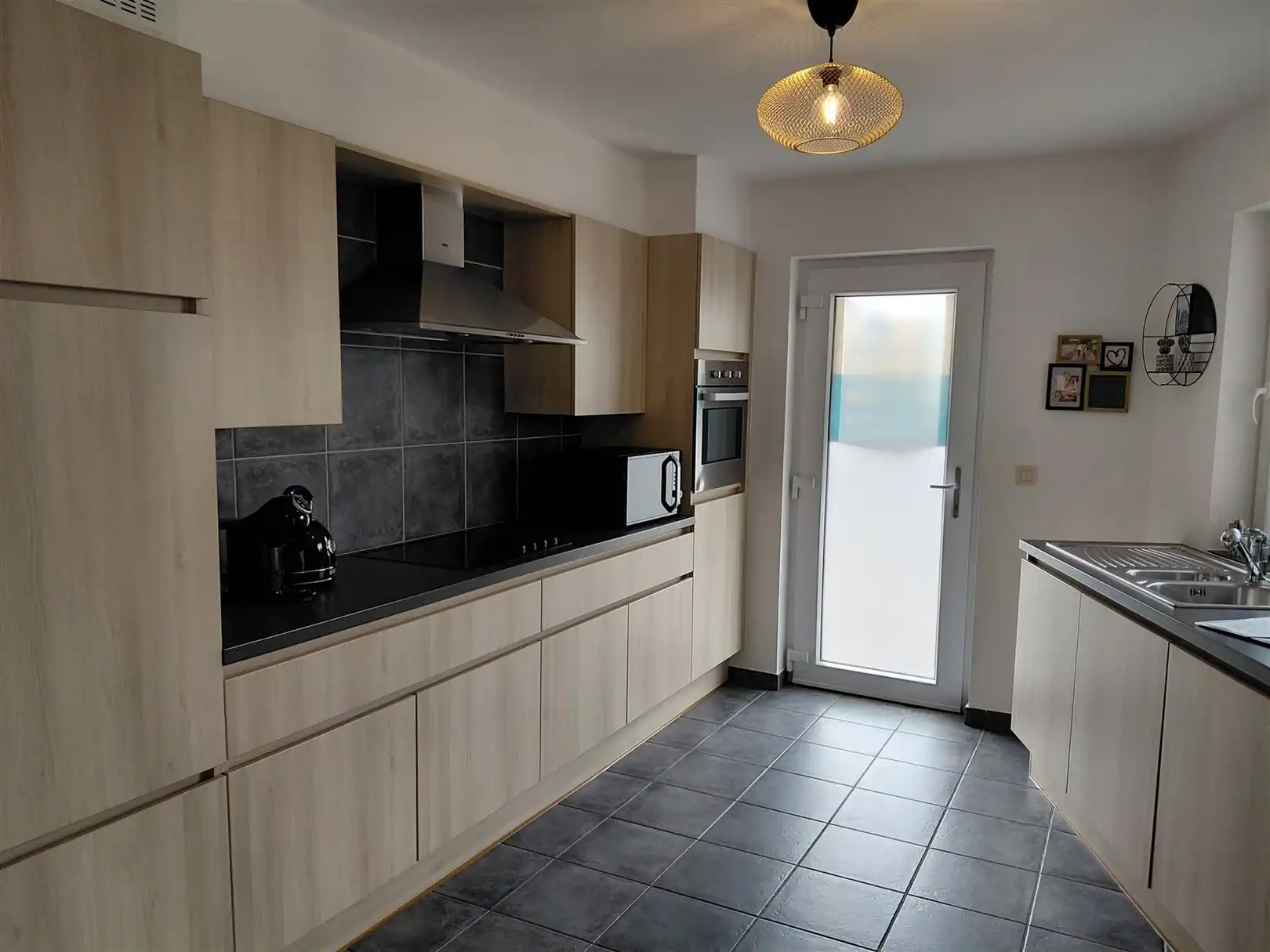 TE HUUR: Appartement met 1 slaapkamer en dressing te Heusden! foto 6