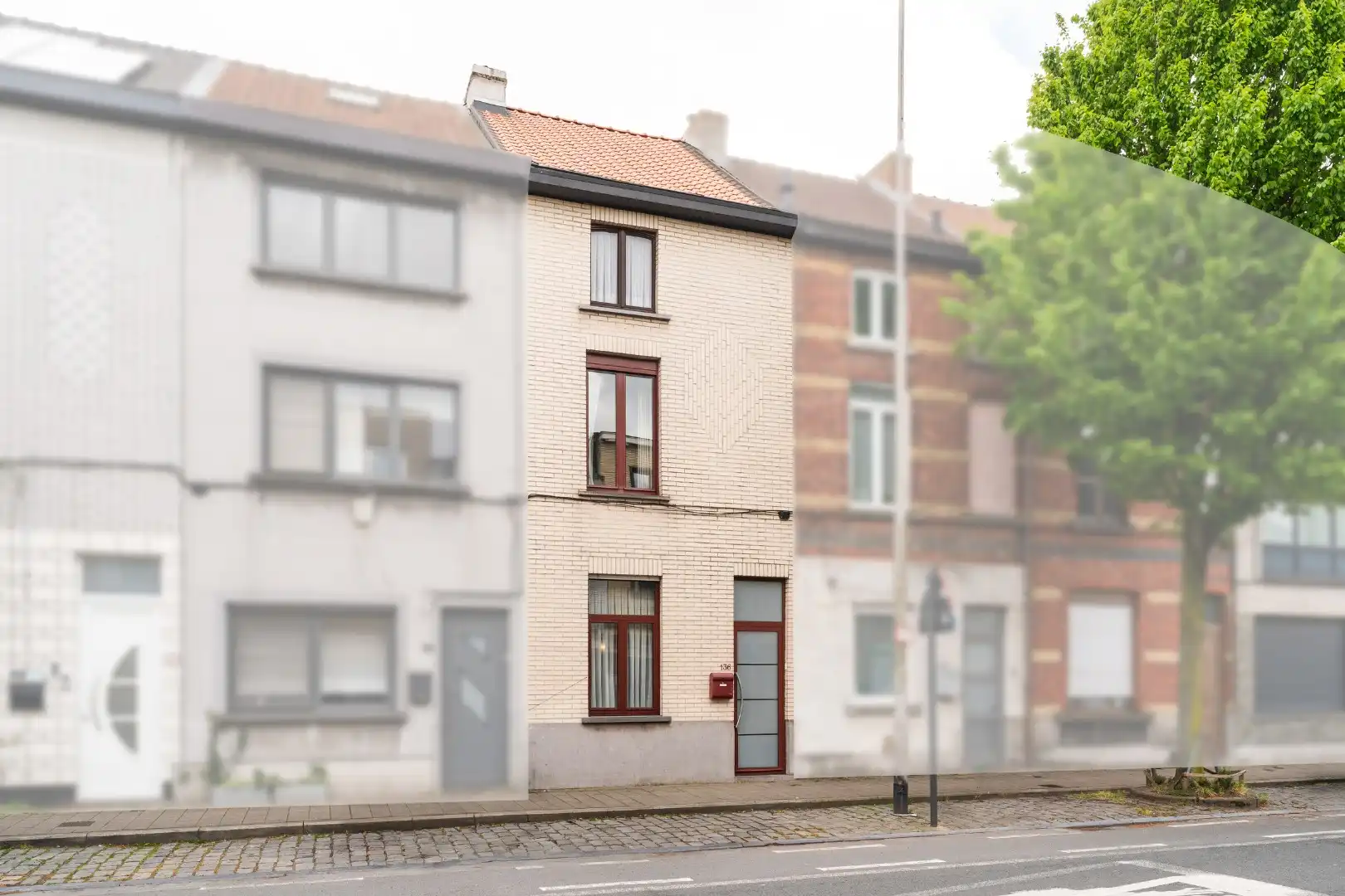 Charmante stadswoning nabij Gent met zonnige tuin! foto {{pictureIndex}}