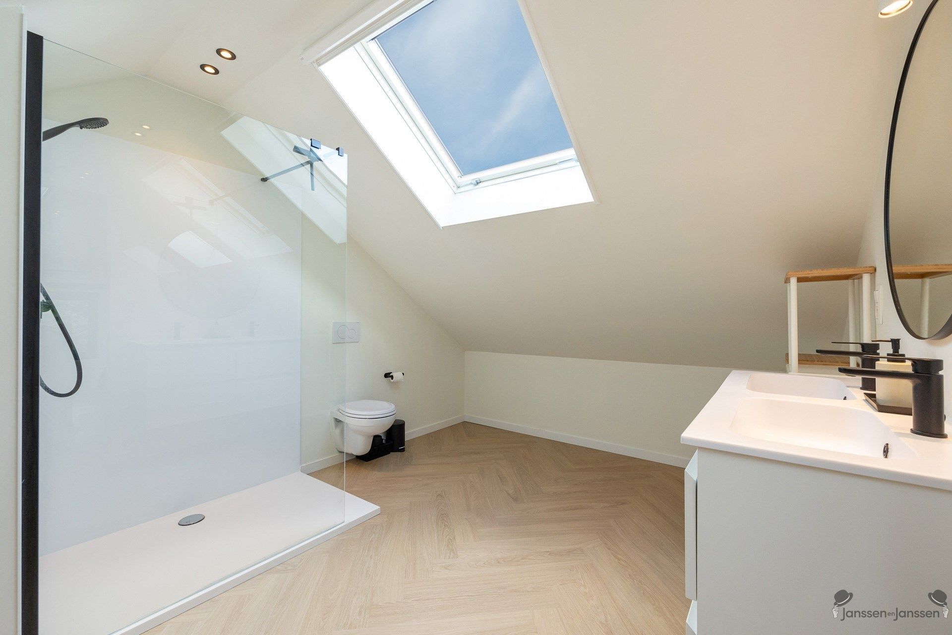 Instapklare recent gerenoveerde woning met zonnige tuin  foto 18