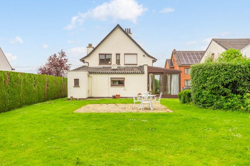 Woning, open bebouwing met naastliggende, grote loods op 18are foto 34