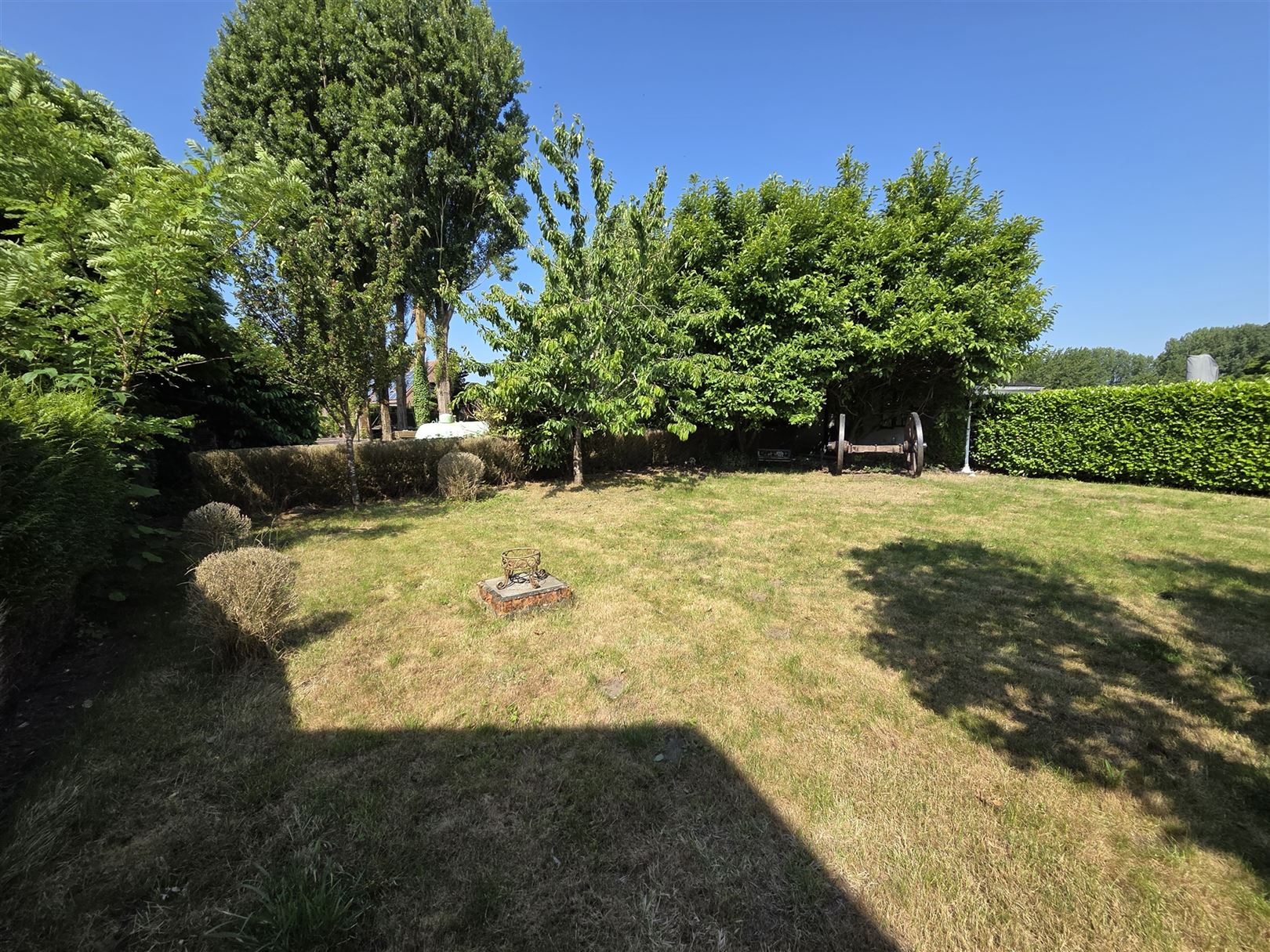 Veelzijdig gebouw: restaurant, hotel en feestzaal te Rebaix foto 28