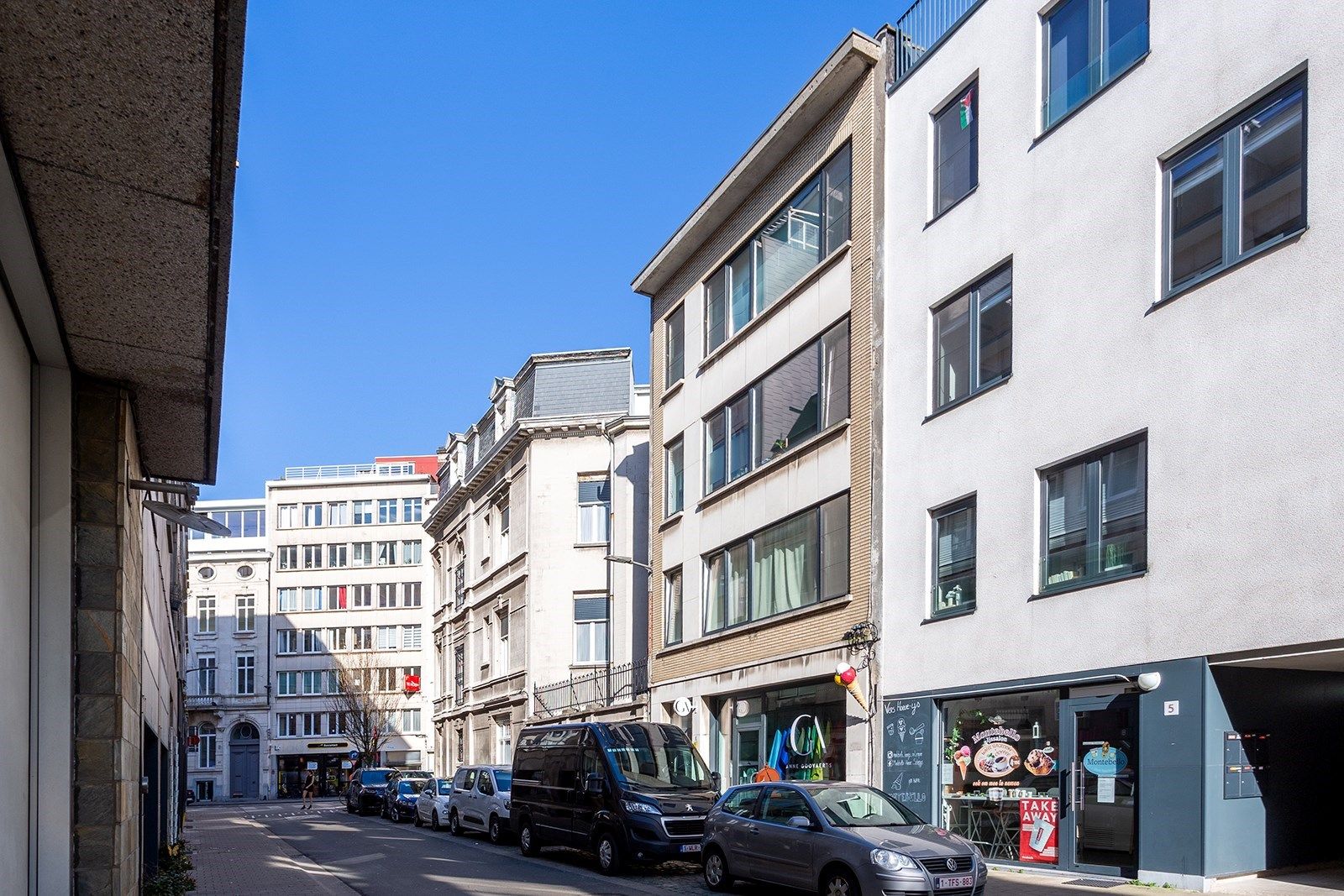 2 gerenoveerde studio's op top locatie foto 16