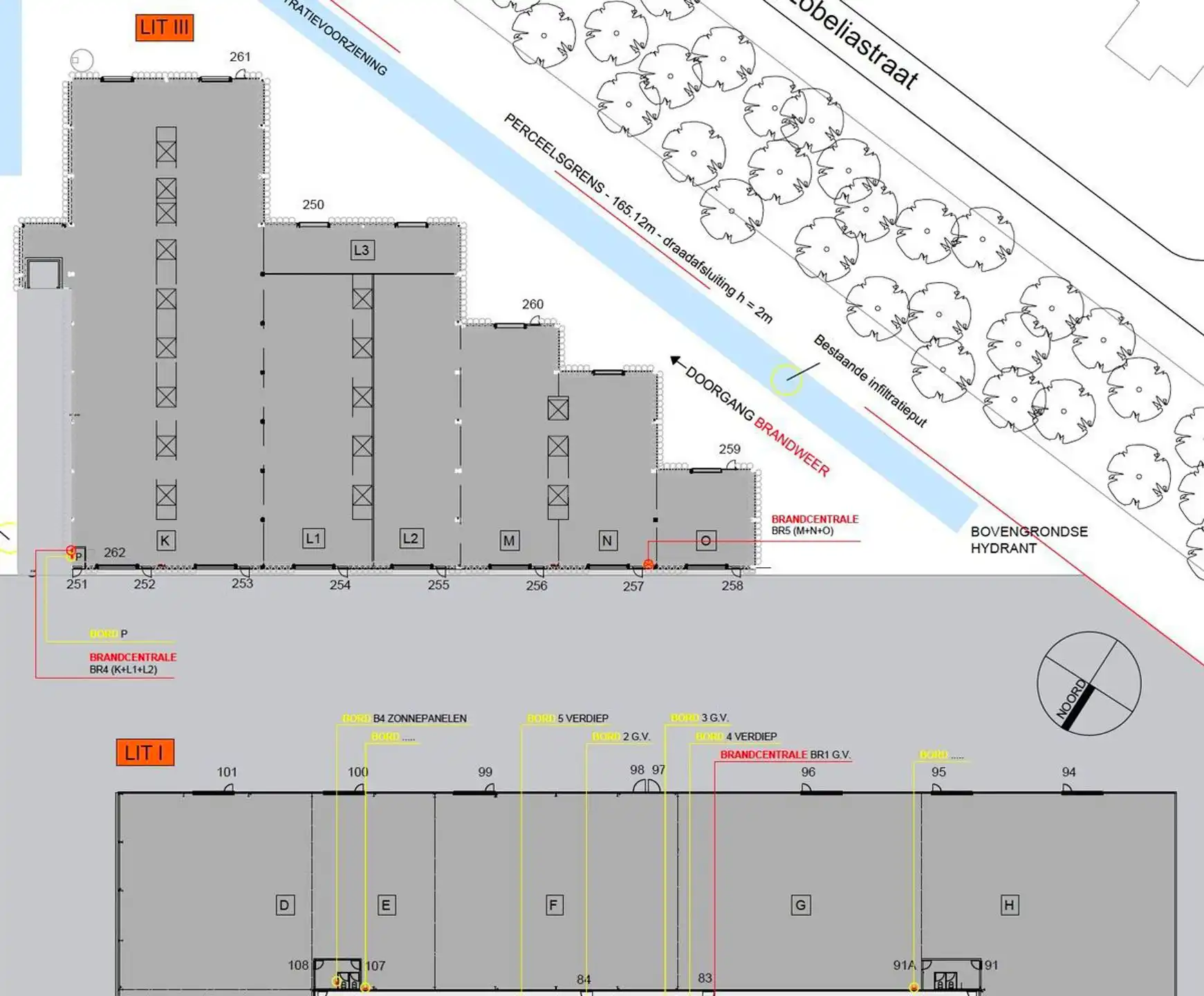 BEDRIJFSGEBOUW VAN 1000M² MET LAADKADE        foto 9