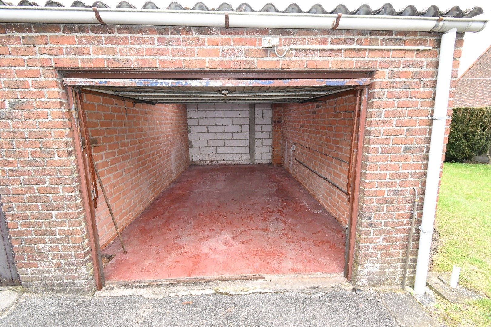 Alleenstaande woning met garage en tuin foto 30