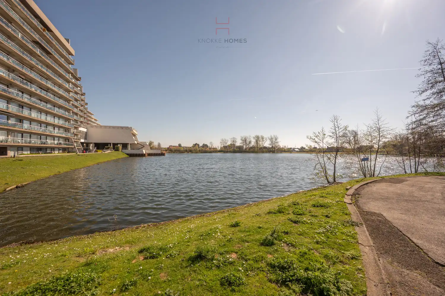 Riant appartement met open zicht over het meer van Duinbergen foto 36