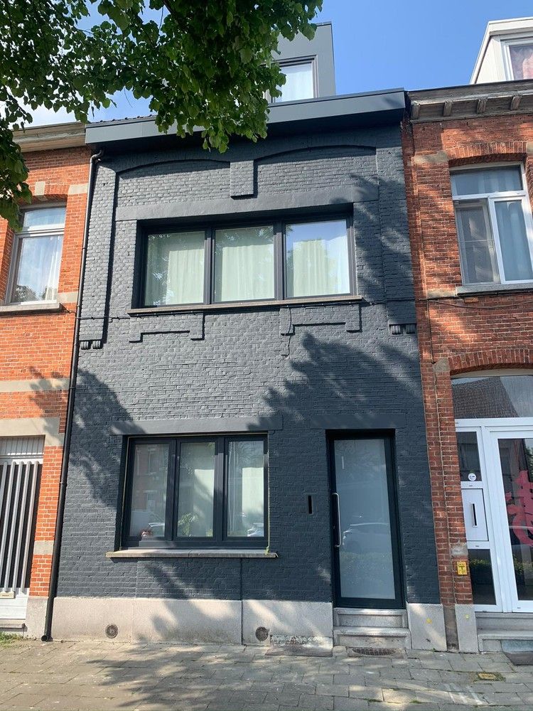 Instapklare, volledig gerenoveerde woning met uitstekende ligging in Schoten foto 17