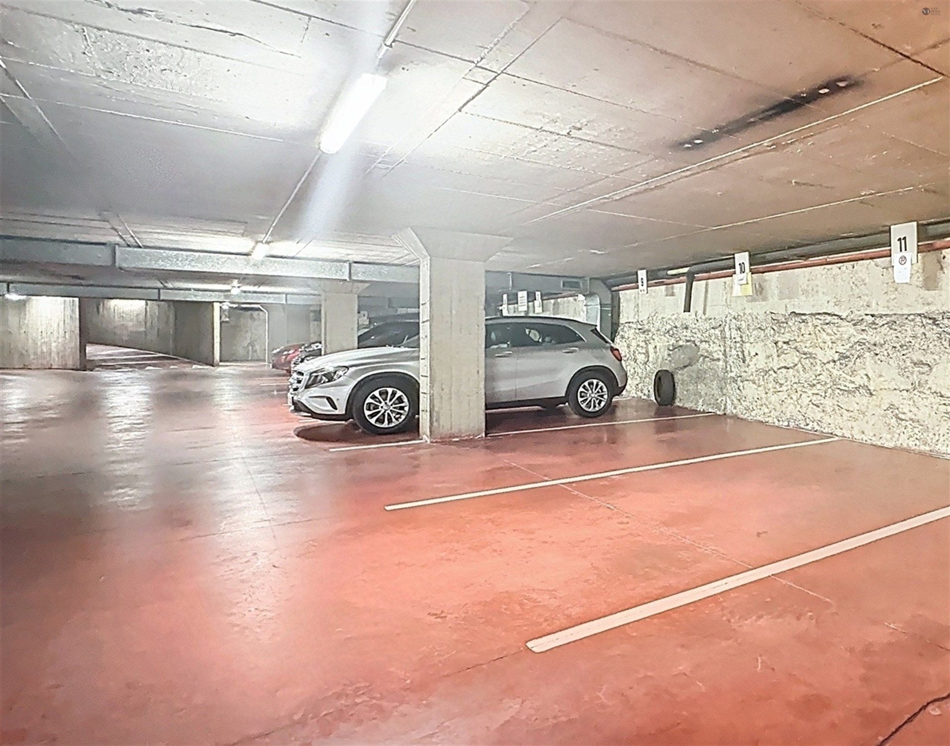 Instapklaar 2-slaapkamer appartement met 40m² terras op toplocatie. foto 17